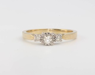 A 9ct yellow gold 3 stone diamond ring approx. 0.16ct, size M 