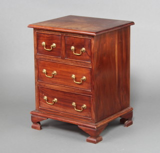 A Georgian style mahogany chest of 2 short and 3 long drawers, raised on bracket feet 63cm x 49cm x 40cm 