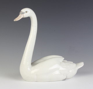 A Lladro figure of a swan 20cm