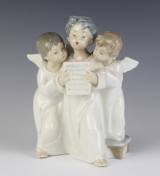 A Lladro group of 3 singing angels A542 18cm 