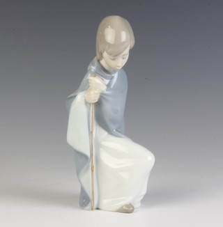 A Lladro figure of a shepherd boy no. 467, 16cm 