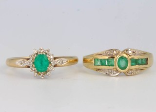 Two 9ct yellow gold gem set rings size Q