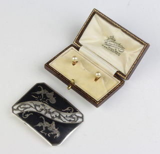 Two cased 9ct yellow gold and pearl studs together with a siamese silver brooch 