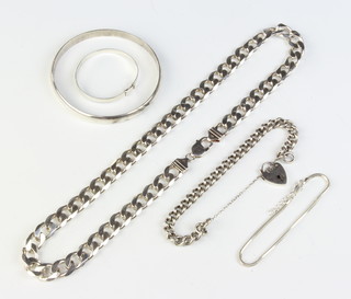 A silver flat link necklace and minor silver jewellery 154 grams