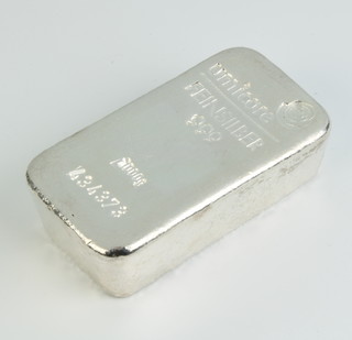 A 1000 gram ingot of silver stamped Umicore Feinsilber 999 1000g 434373