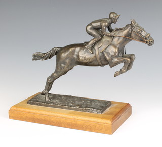 William Timyn (1902-1990), a limited edition bronze figure of a race horse "The Spirit of The National" no. 76, 24cm x 24cm x 13cm 