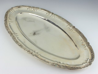 A Continental 800 standard oval platter with acanthus decoration 1180 grams 
