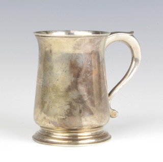 A silver baluster mug with engraved monogram London 1959, 10cm, 197 grams 