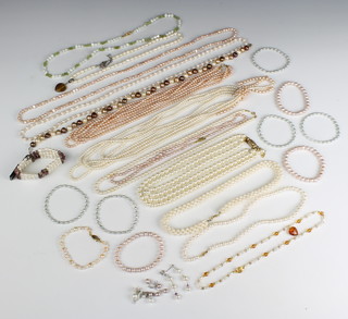 A quantity of cultured pearl and imitation pearl jewellery 