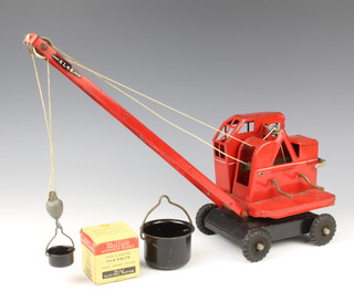 A Triang tinplate Jones K L 44 crane complete with 2 buckets and a Multum model electric motor boxed 