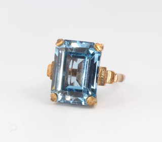 A 9ct yellow gold topaz dress ring, size J 