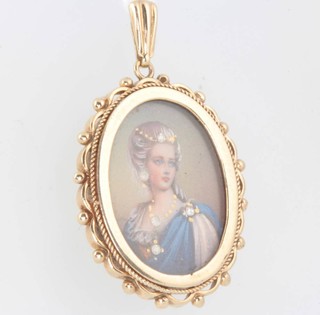 A 9ct yellow gold oval miniature pendant painted with a portrait of a lady 33mm 