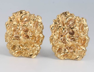 A pair of 9ct yellow gold nugget style cufflinks 18.8 grams