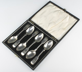 A set of 6 Victorian silver fiddle pattern teaspoons, Newcastle 1854, maker Thomas Sewell, 112 grams