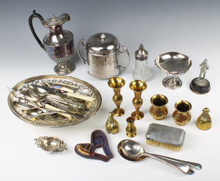 An Edwardian silver plated 2 handled biscuit barrel and minor plated items and brassware 