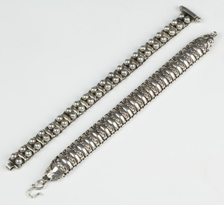 Two stylish silver bracelets, 100 grams