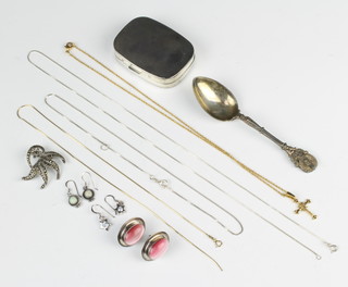 A pair of silver earrings and minor jewellery