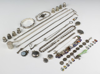 A silver necklace and a quantity of silver jewellery, 340 grams