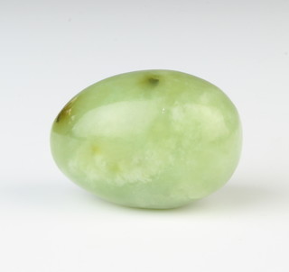 A jade egg hand cooler 4.5cm 