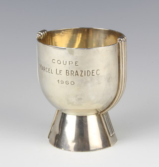 A French silver trophy with ribbed decoration 265 grams, 10cm 
