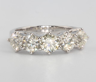 An 18ct white gold 5 stone diamond ring approx. 2.63ct 