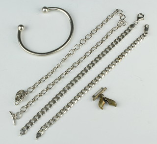 A silver necklace and minor silver jewellery, 100 grams