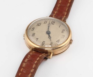 A lady's 9ct gold cased wristwatch, the front of a gentleman's 9ct gold wristwatch 