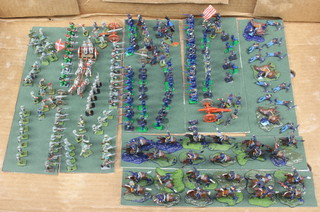 A collection of plastic American Civil War game figure - Yankees and Confederates 