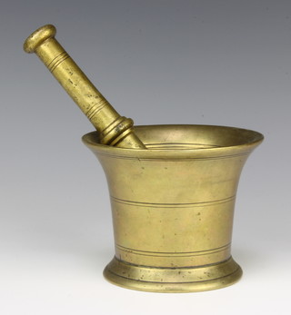 An 18th/19th Century bell metal mortar and pestle 11cm x 13cm 