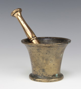 A polished bell metal mortar and pestle 10cm x 11cm diam. 