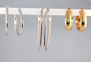 Four pairs of 9ct gold earrings, 6 grams