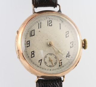 A gentleman's 9ct yellow gold wrist watch with seconds at 6 o'clock, 32mm 