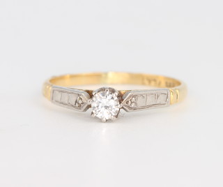 An 18ct yellow gold single stone diamond ring, approx. 0.2ct, size N 