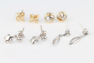Four pairs of 9ct gold earrings 3.9 grams 