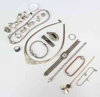 A silver necklace and minor silver jewellery 244 grams 