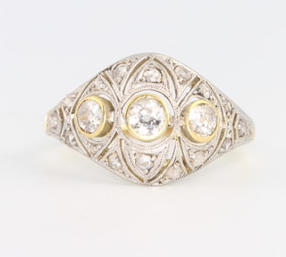 An Edwardian style yellow gold 3 stone diamond cluster ring approx. 1ct, size Q