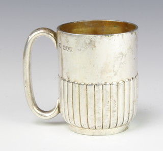 A Victorian silver demi-fluted mug, London 1895, 9cm, 145 grams