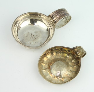 A Continental silver taste vin and 1 other, 67 grams