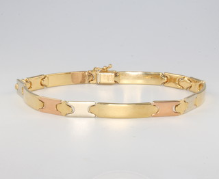 An 18ct yellow gold 2 colour bracelet 14.5 grams, 22cm 