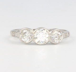 A platinum 3 stone diamond ring approx. 1.15ct size O 1/2