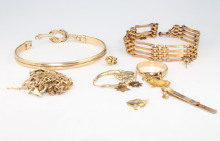 A 9ct yellow gold gate bracelet and minor 9ct gold jewellery, 36 grams 