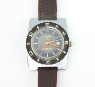 A gentleman's 1970's Sicura calendar diving watch with concealed pen knife blade contained in a steel case, 45mm 