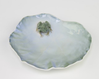 A Royal Copenhagen dish decorated with a frog 11cm 