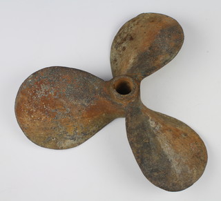 A 3 bladed propellor 34cm 
