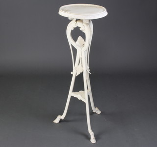 A Victorian cast iron jardiniere stand raised on 3 outswept supports with hoof feet 89cm x 31cm 