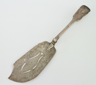 A Victorian Irish silver fish slice, chased with fish and scrolls, Dublin 1899 142 grams