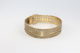 A 9ct yellow gold bracelet, 27 grams