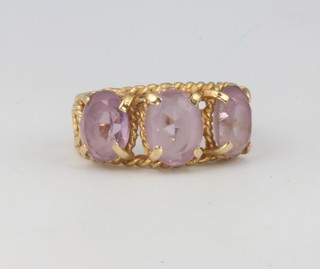 A 14ct yellow gold amethyst ring size J