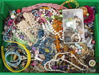 A quantity of silver and costume jewellery 