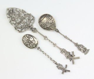 A Continental silver server and 2 ditto spoons, 60 grams